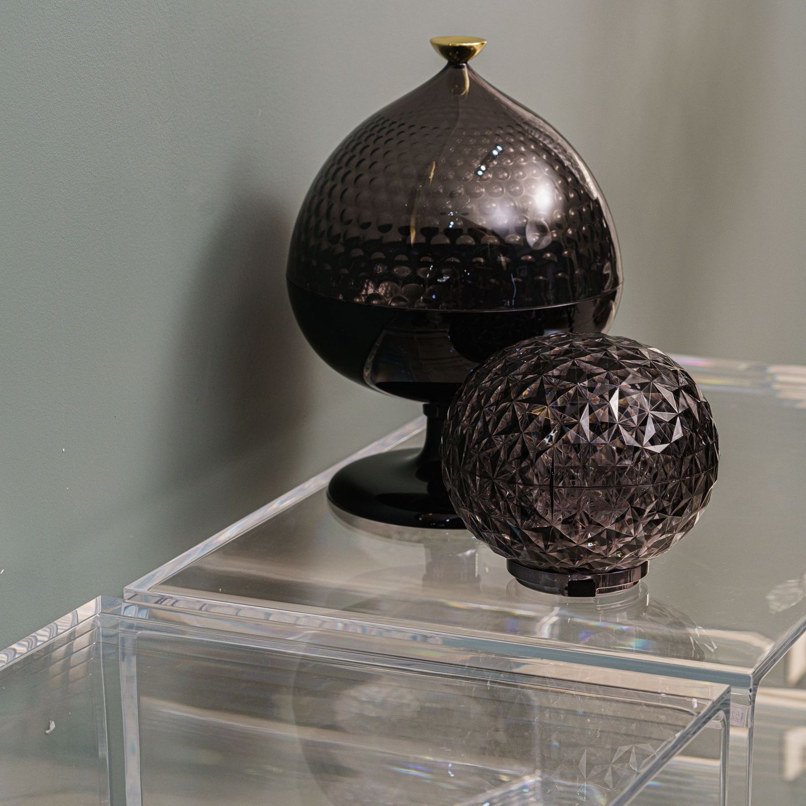 Kartell Настольная лампа Mini Planet от Kartell — в интерьере