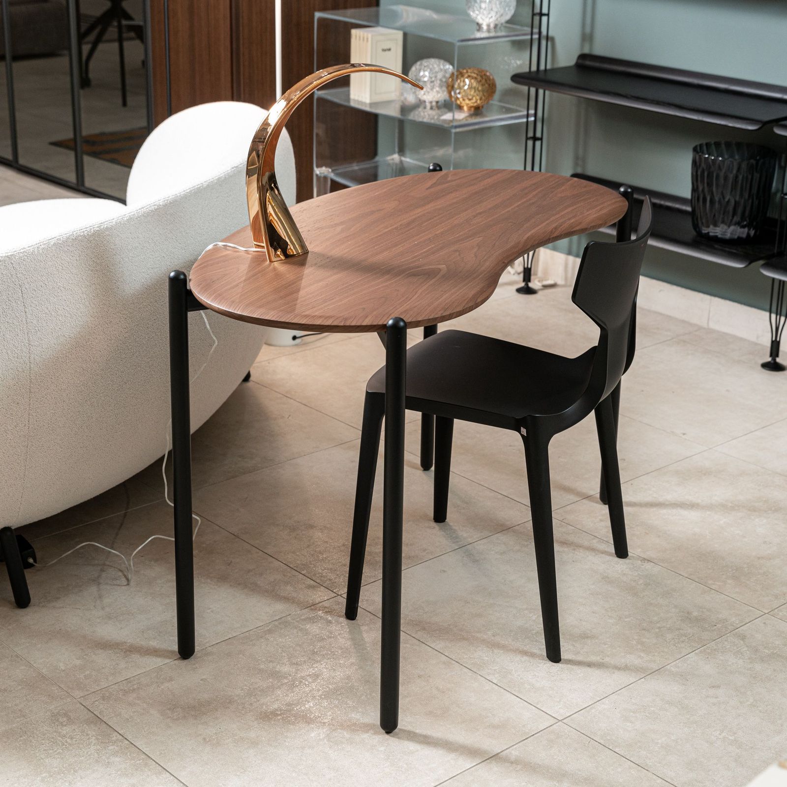 Kartell Письменный стол Lunat от Kartell — в интерьере