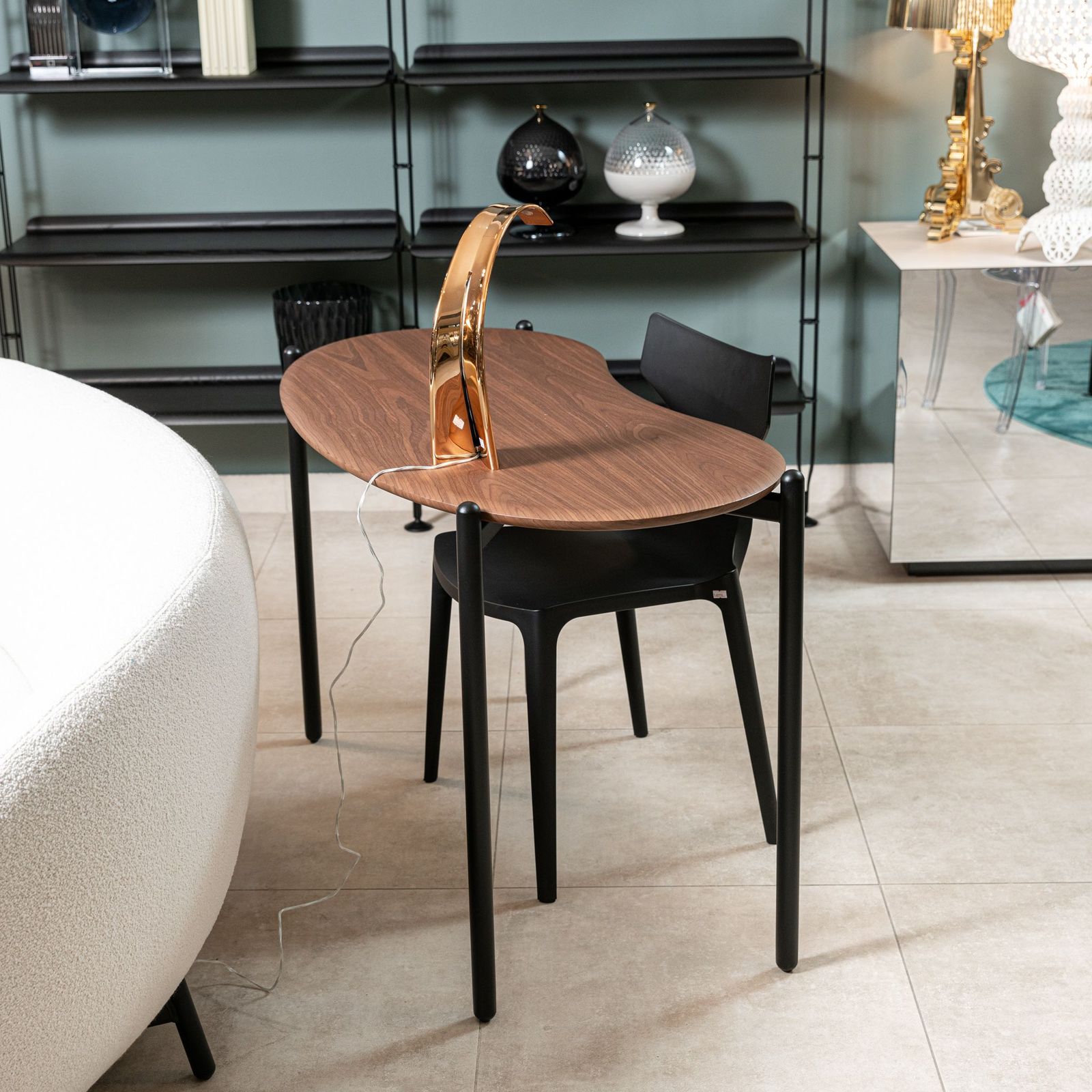 Kartell Письменный стол Lunat от Kartell — в интерьере