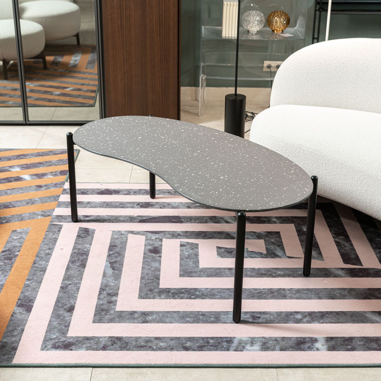 Kartell Журнальный столик Undique от Kartell — в интерьере