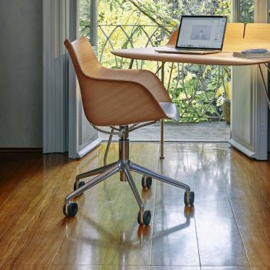 Kartell Рабочее кресло Earl of Wood от Kartell — в интерьере