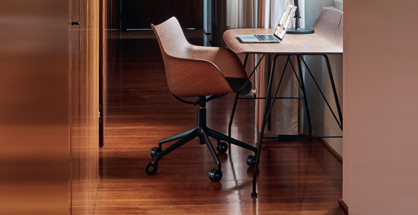 Kartell Рабочее кресло Earl of Wood от Kartell — в интерьере