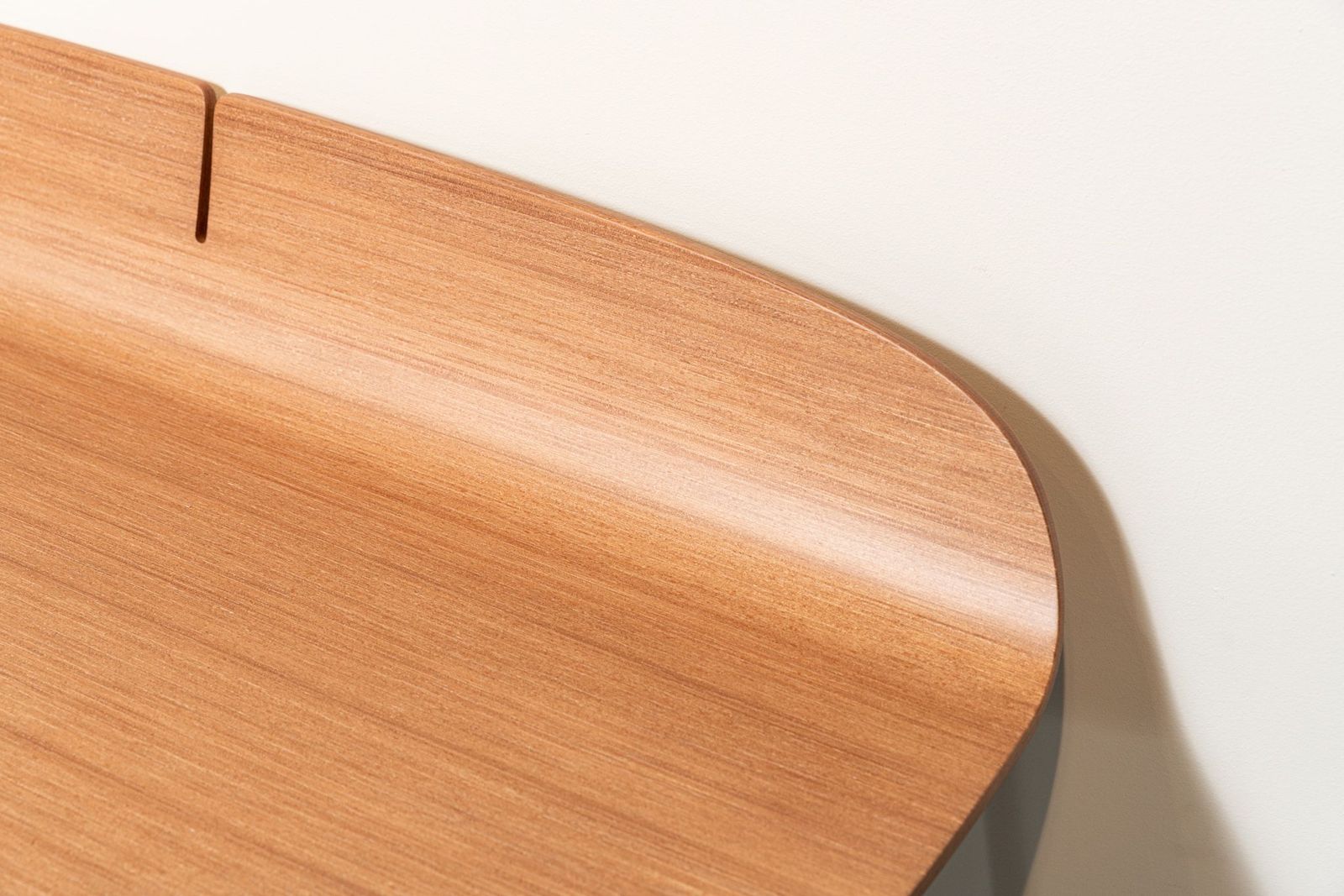 Kartell Письменный стол Earl of Wood от Kartell — в интерьере