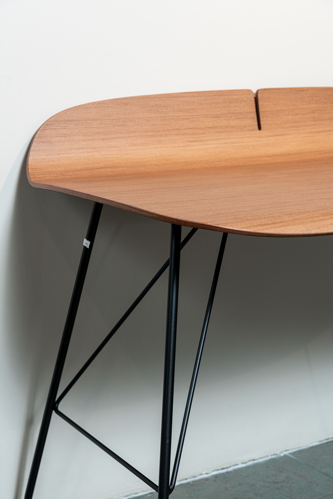 Kartell Письменный стол Earl of Wood от Kartell — в интерьере