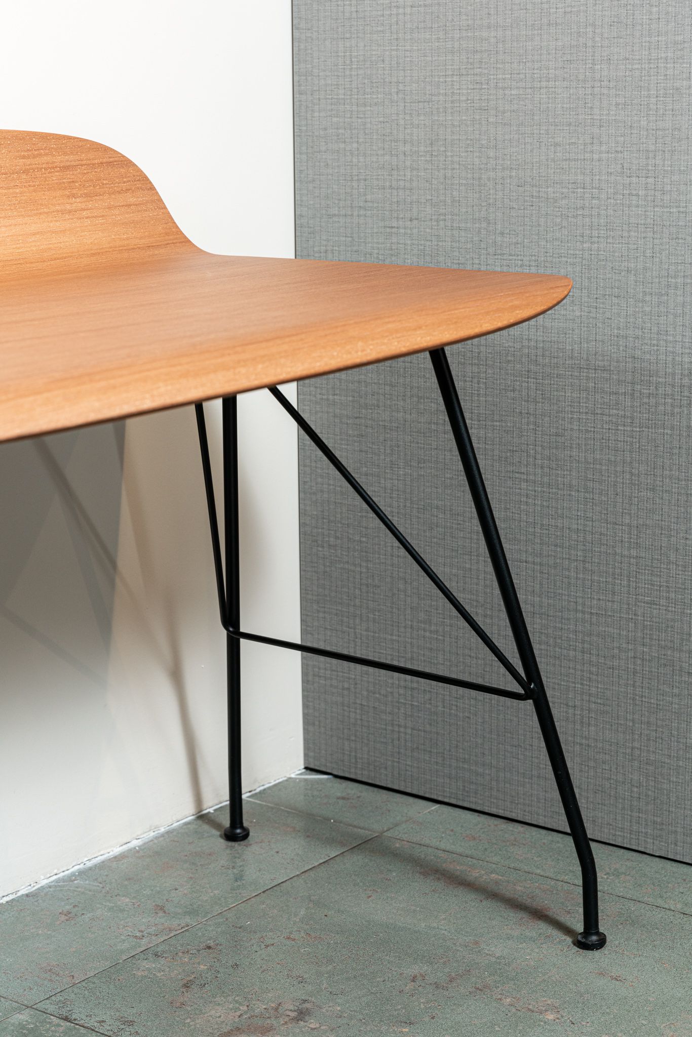 Kartell Письменный стол Earl of Wood от Kartell — в интерьере