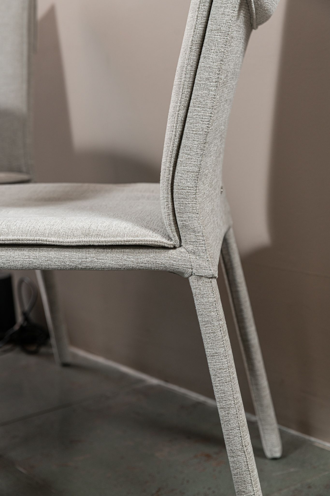 Cattelan Italia Стул без подлокотников Isabel H pelle 983 ARGILLA от Cattelan Italia — в интерьере