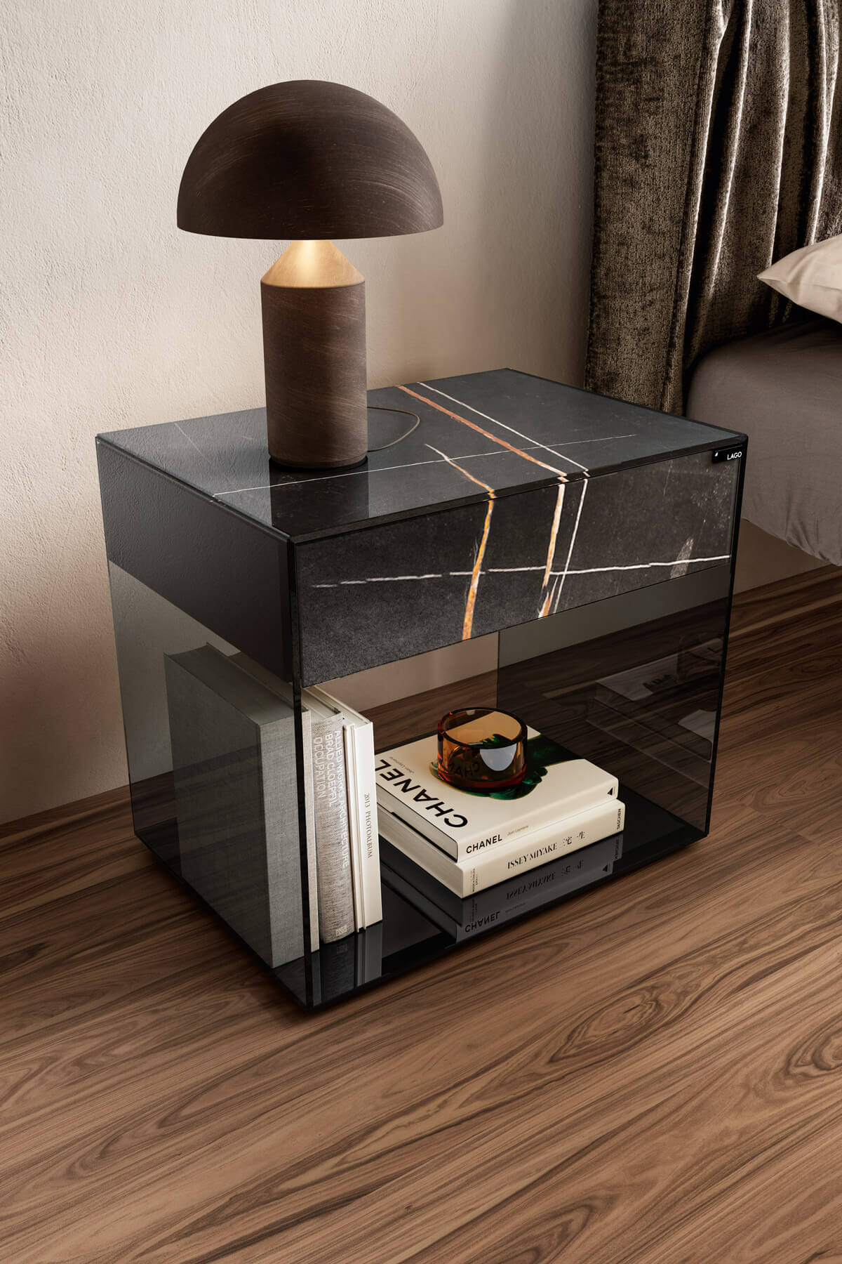 Lago Прикроватная тумбочка Upglass от Lago — в интерьере