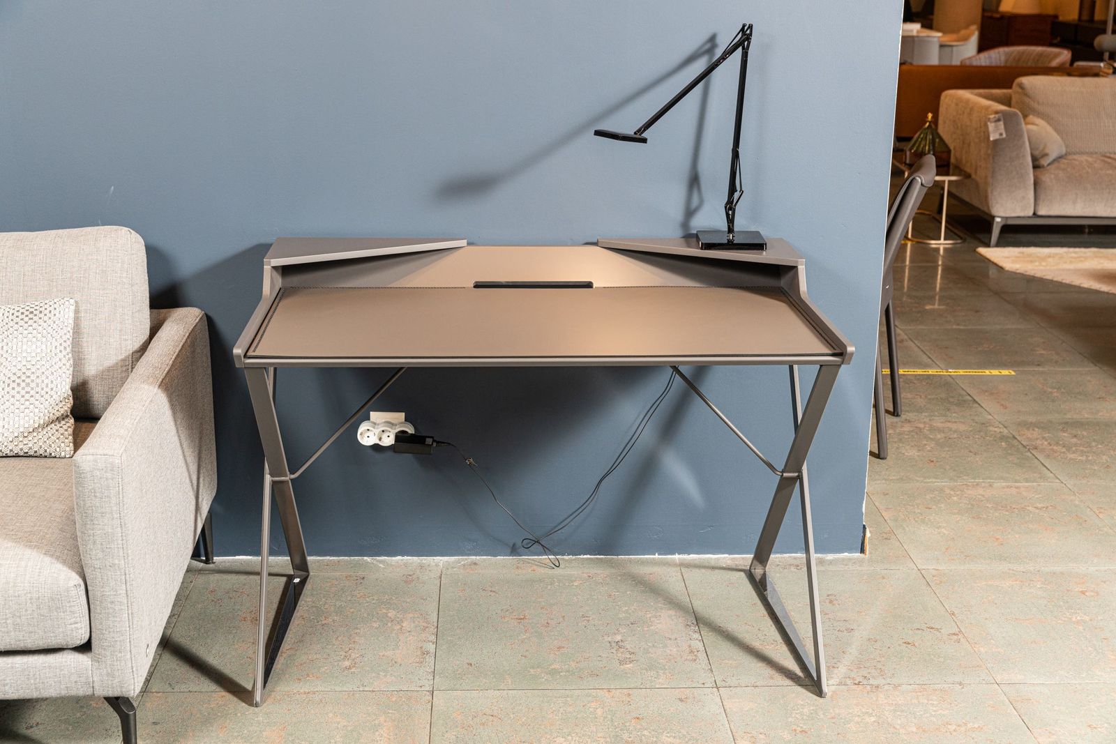 Cattelan Italia Письменный стол Qwerty от Cattelan Italia — в интерьере