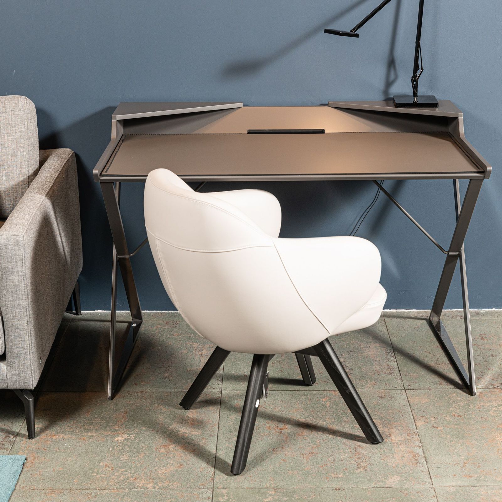 Cattelan Italia Письменный стол Qwerty от Cattelan Italia — в интерьере