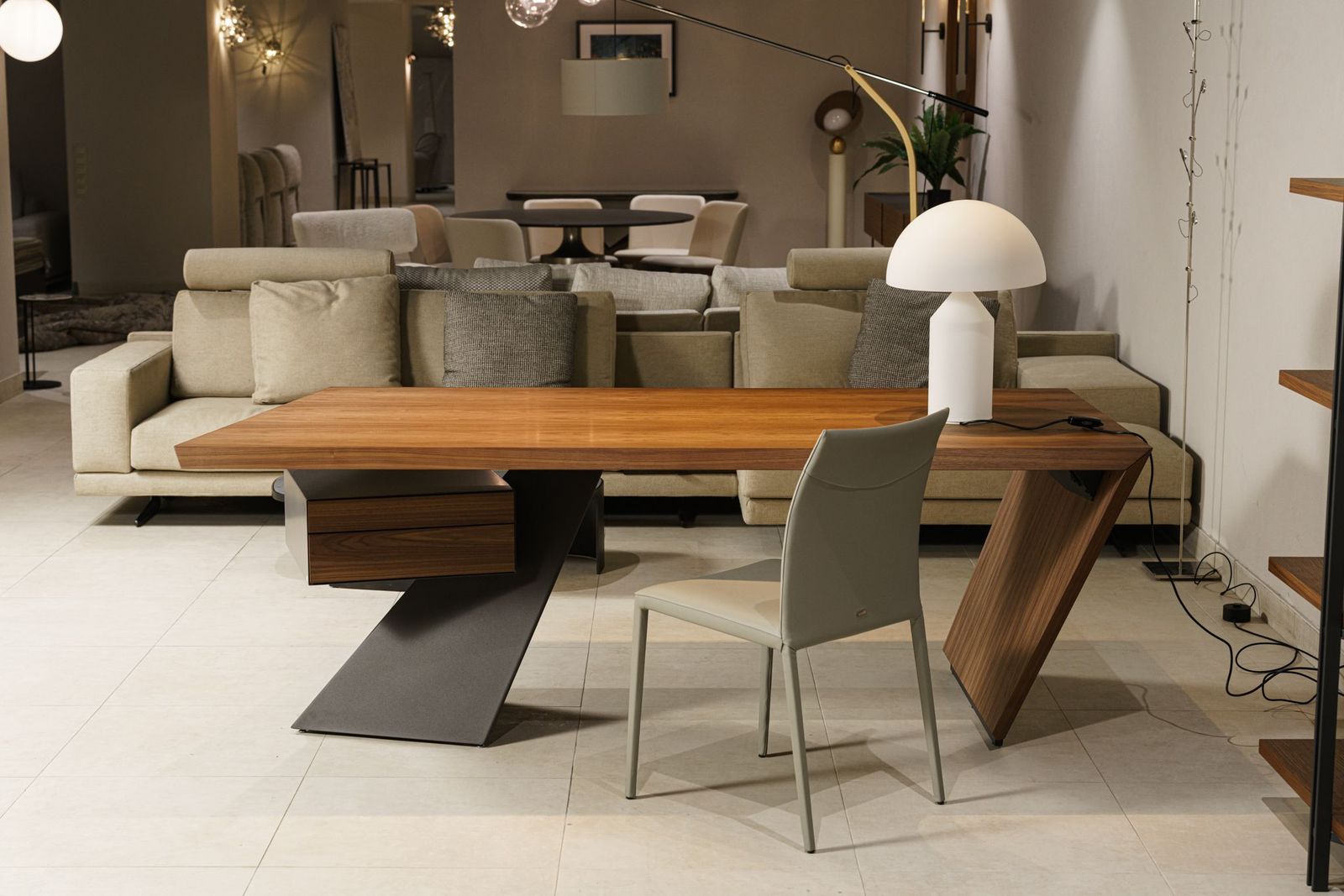 Cattelan Italia Письменный стол Nasdaq Noce Canaletto от Cattelan Italia — в интерьере