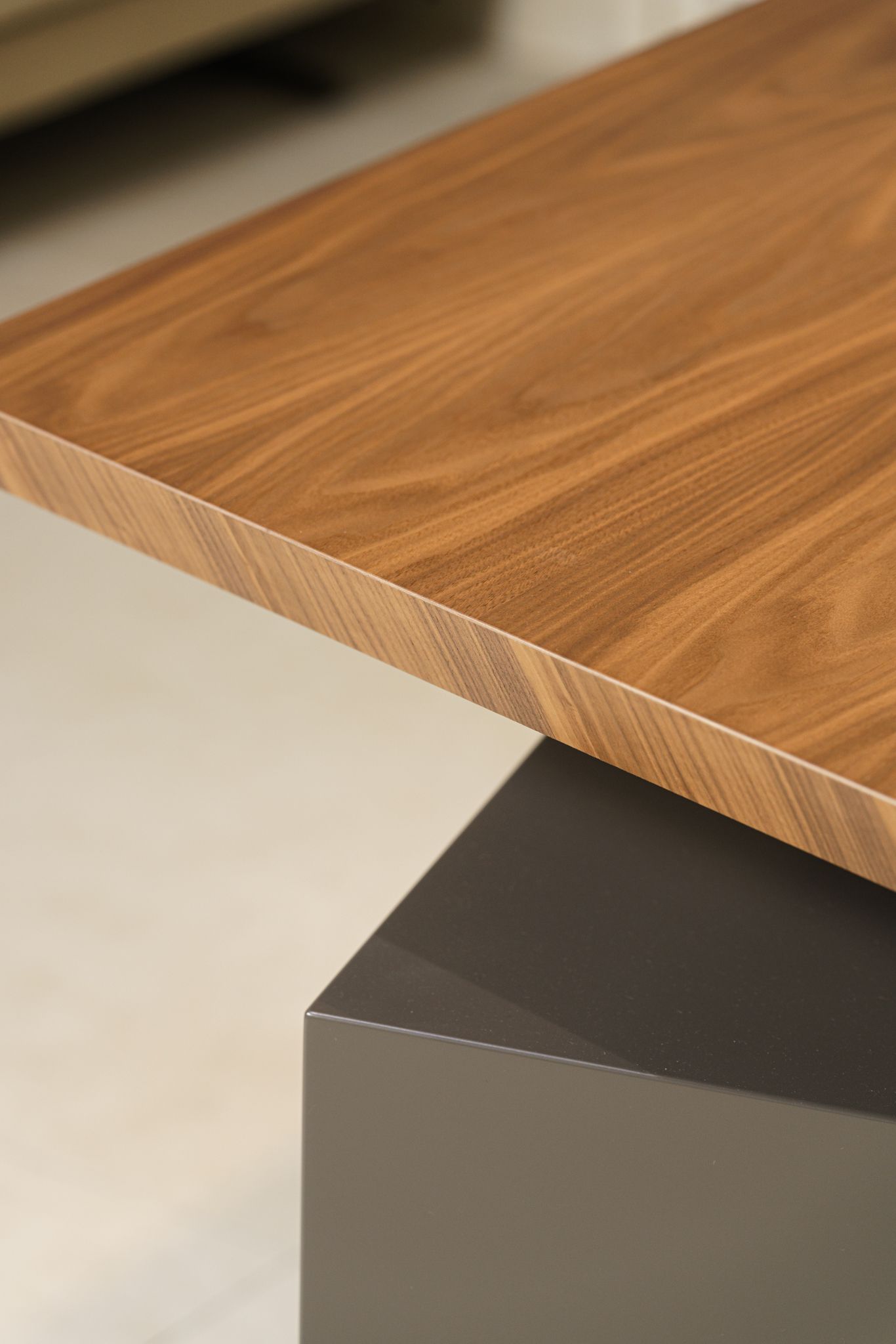 Cattelan Italia Письменный стол Nasdaq Noce Canaletto от Cattelan Italia — в интерьере