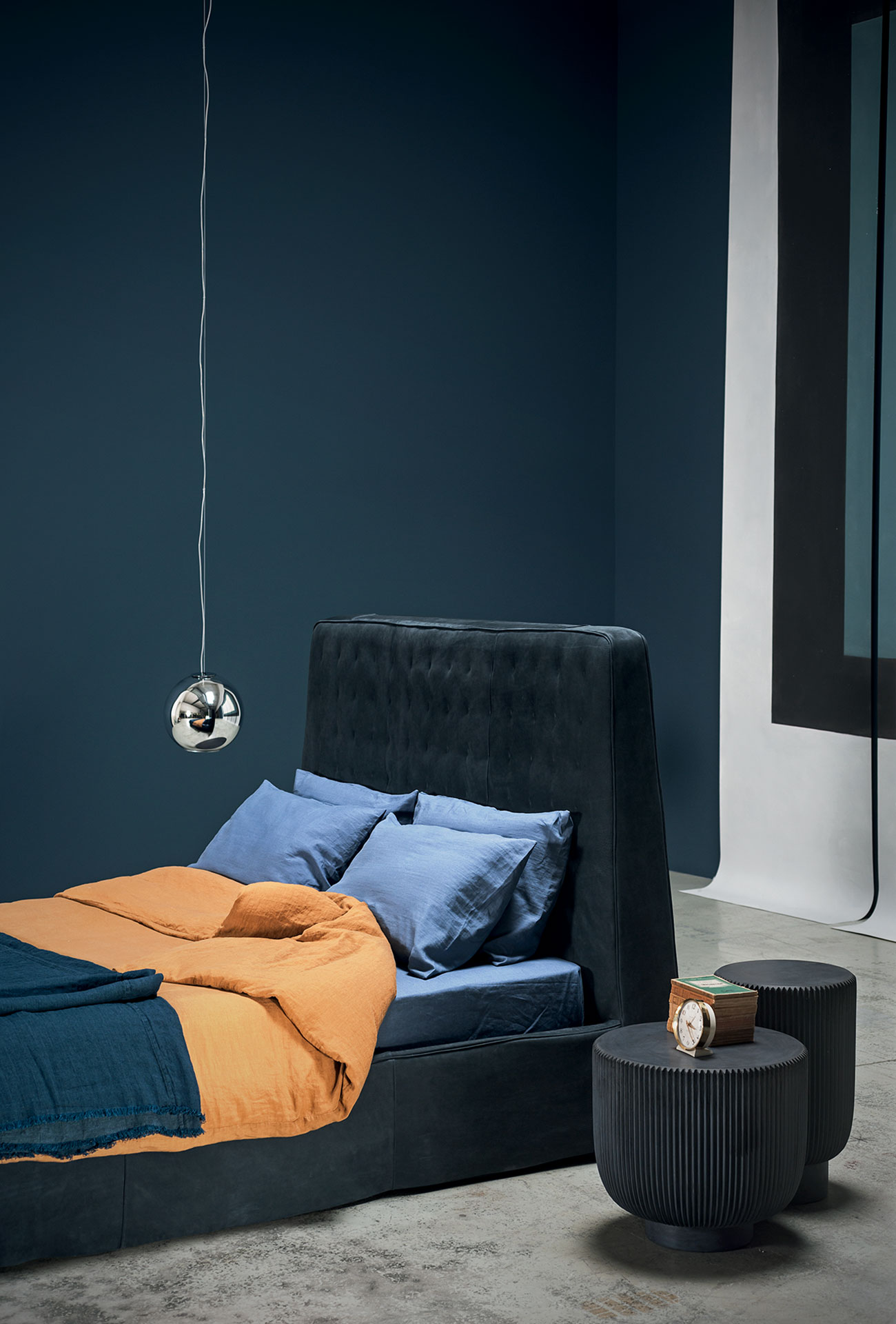 Baxter Журнальный столик Juno Cemento Blu 70 от Baxter — в интерьере