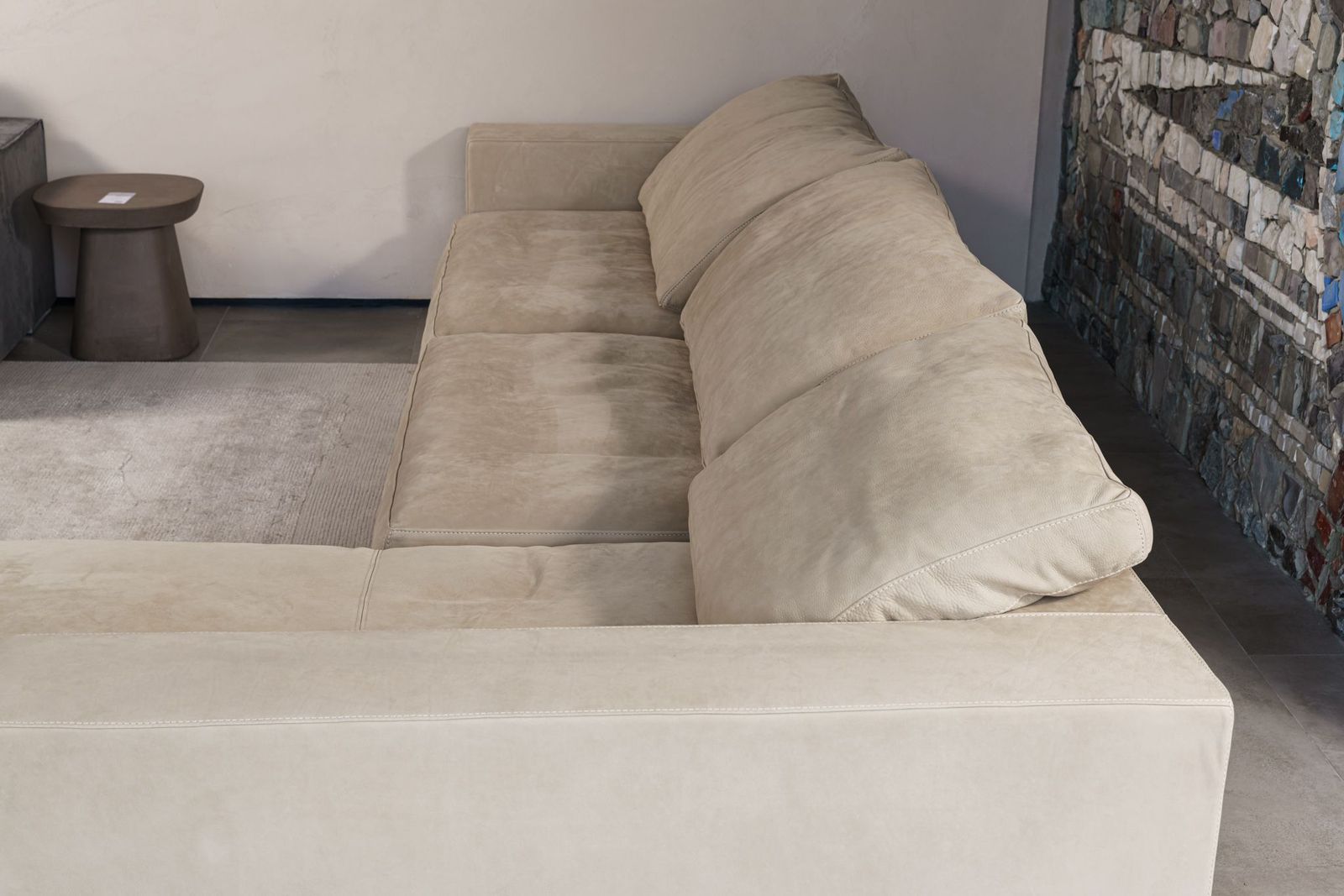 Baxter Диван Budapest Nabuck Sable от Baxter — в интерьере