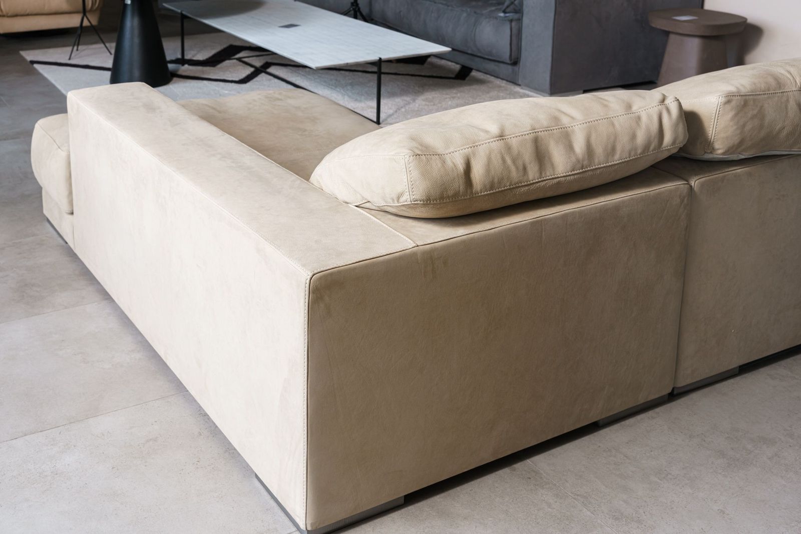 Baxter Диван Budapest Nabuck Sable от Baxter — в интерьере