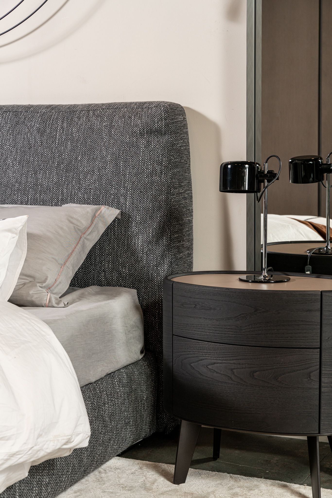 Flou Кровать Myplace Connor grey с боксом для хранения от Flou — в интерьере