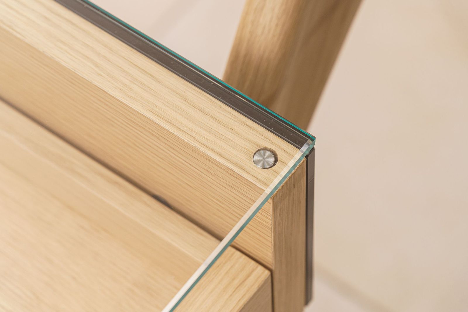 Zanotta Письменный стол Cavour Natural Oak от Zanotta — в интерьере