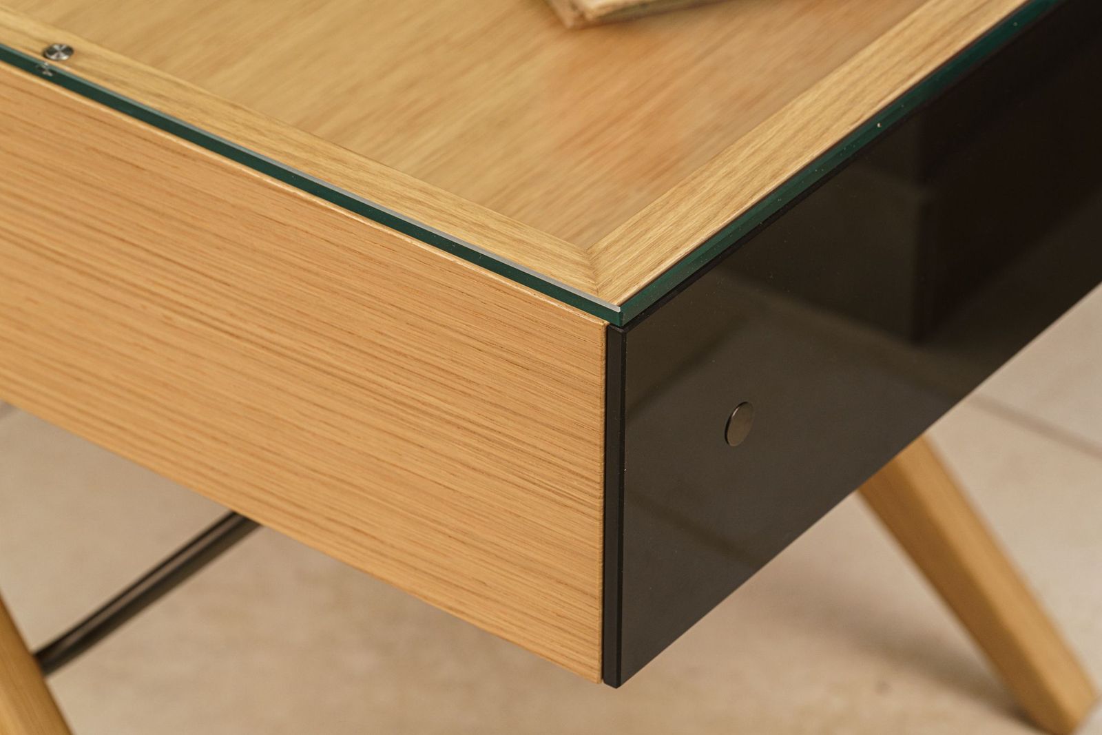 Zanotta Письменный стол Cavour Natural Oak от Zanotta — в интерьере