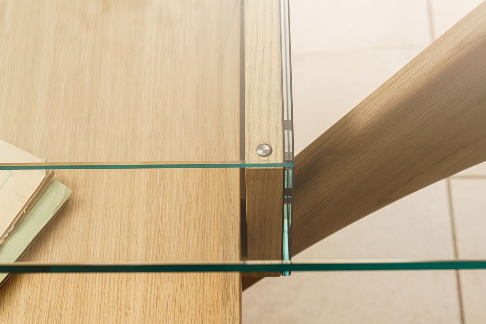 Zanotta Письменный стол Cavour Natural Oak от Zanotta — в интерьере