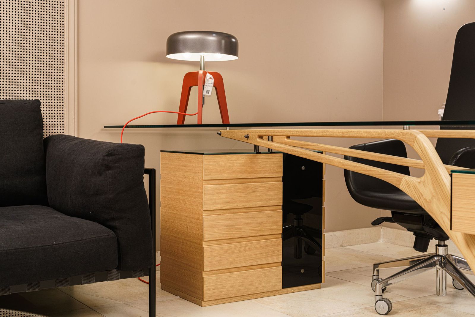 Zanotta Письменный стол Cavour Natural Oak от Zanotta — в интерьере