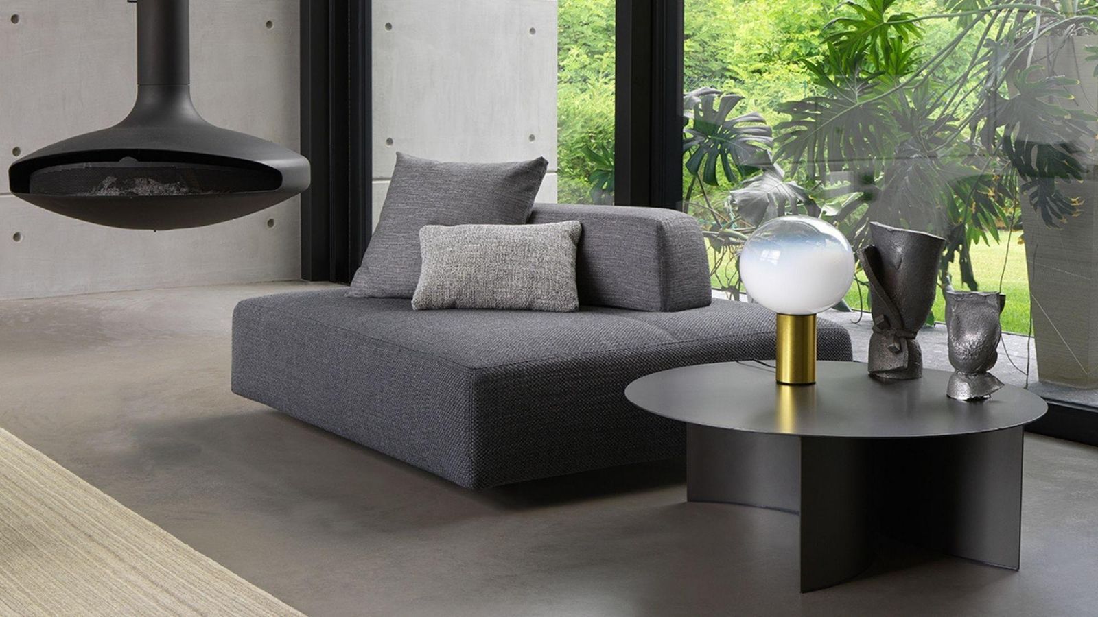 Flou Журнальный столик Pierre 90 matt burnished от Flou — в интерьере