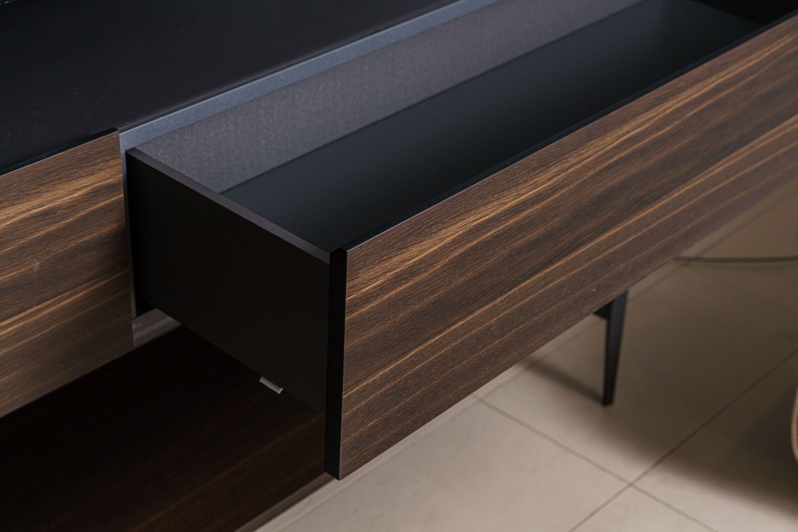 Cattelan Italia Консоль высокая Horizon Rovere Bruciato от Cattelan Italia — в интерьере