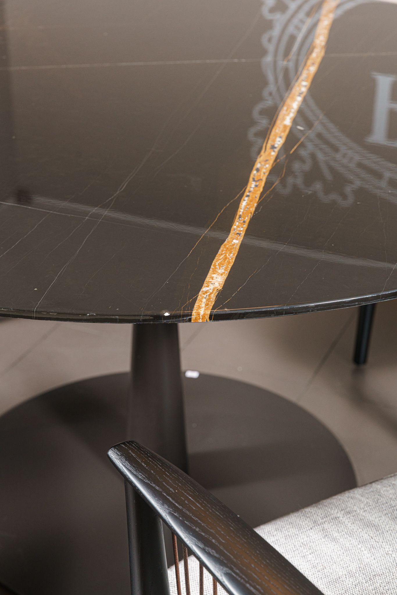 Poliform Стол Flute Sahara Noir от Poliform — в интерьере