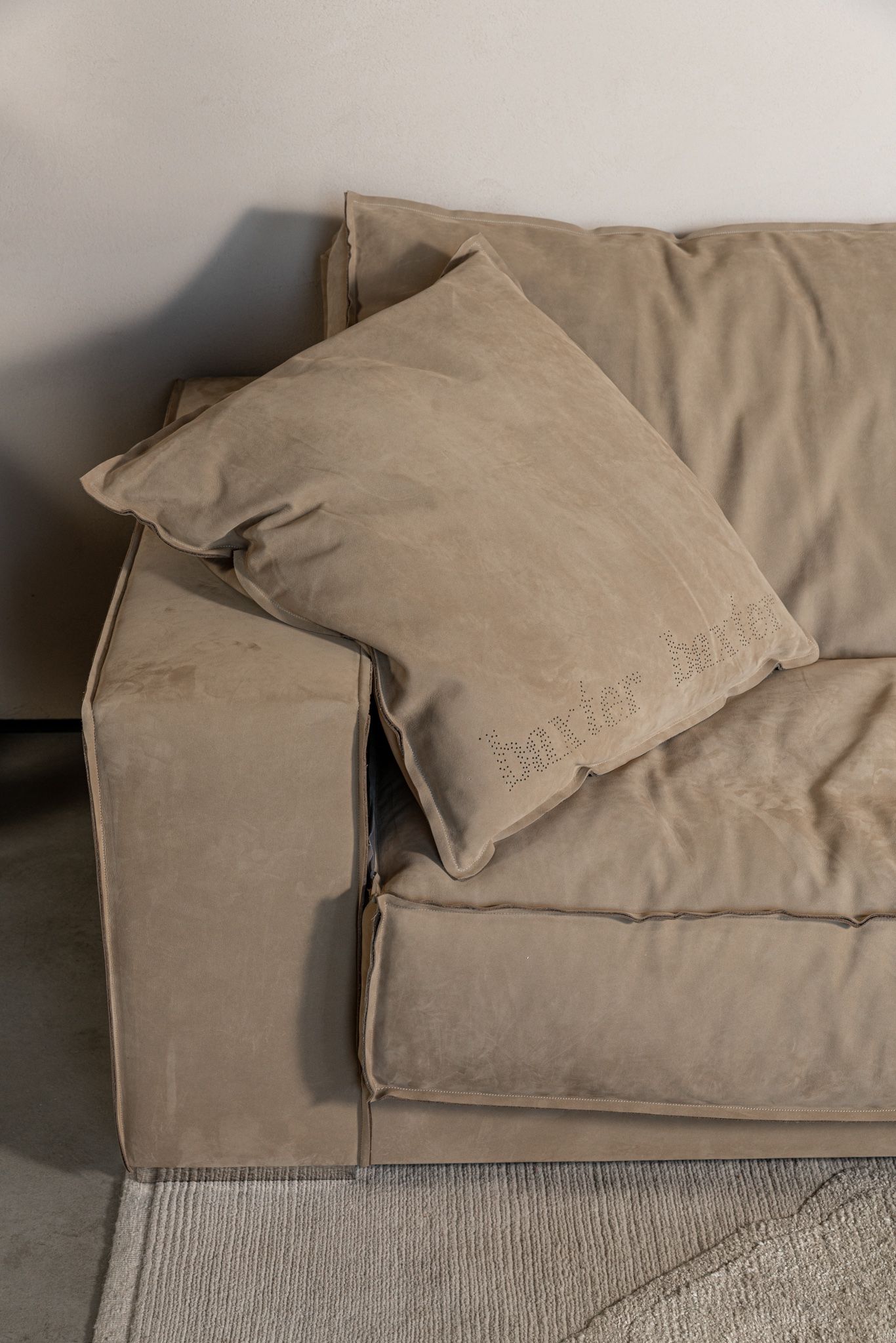 Baxter Диван Budapest Soft Kashmir Miel от Baxter — в интерьере