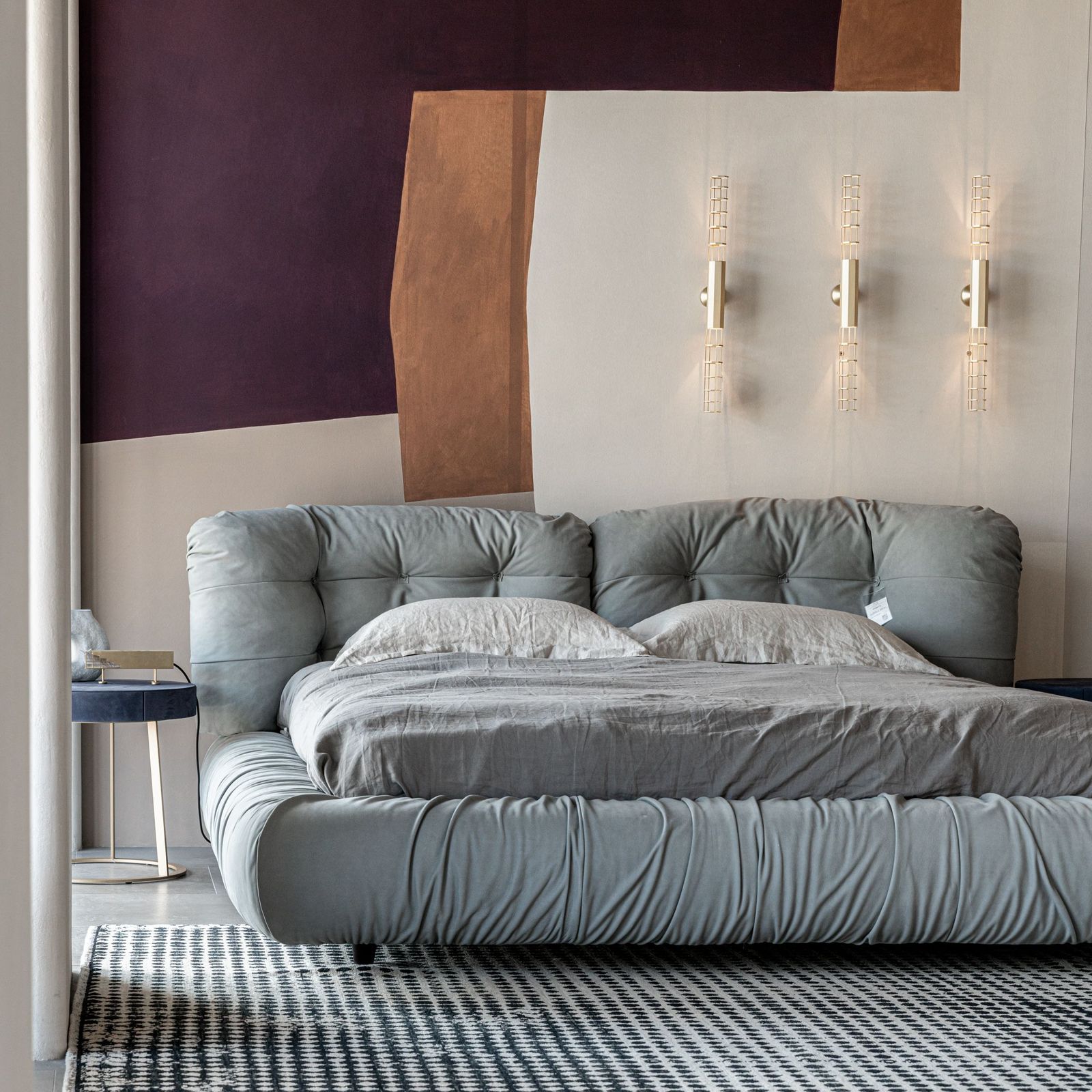 Baxter Кровать Milano Kashmir Ciment от Baxter — в интерьере