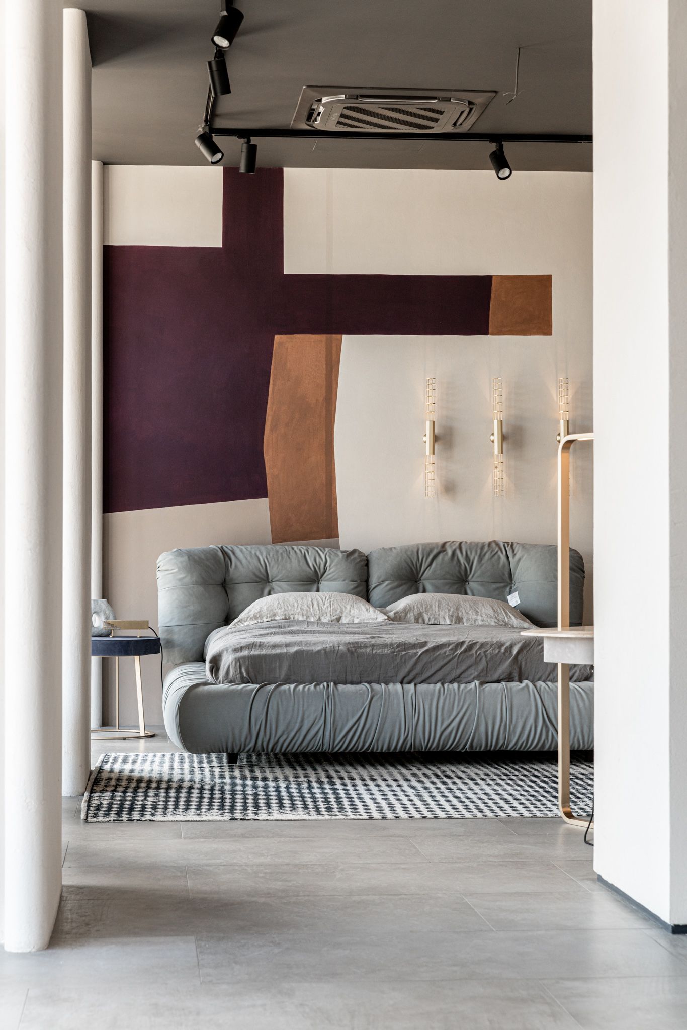 Baxter Кровать Milano Kashmir Ciment от Baxter — в интерьере