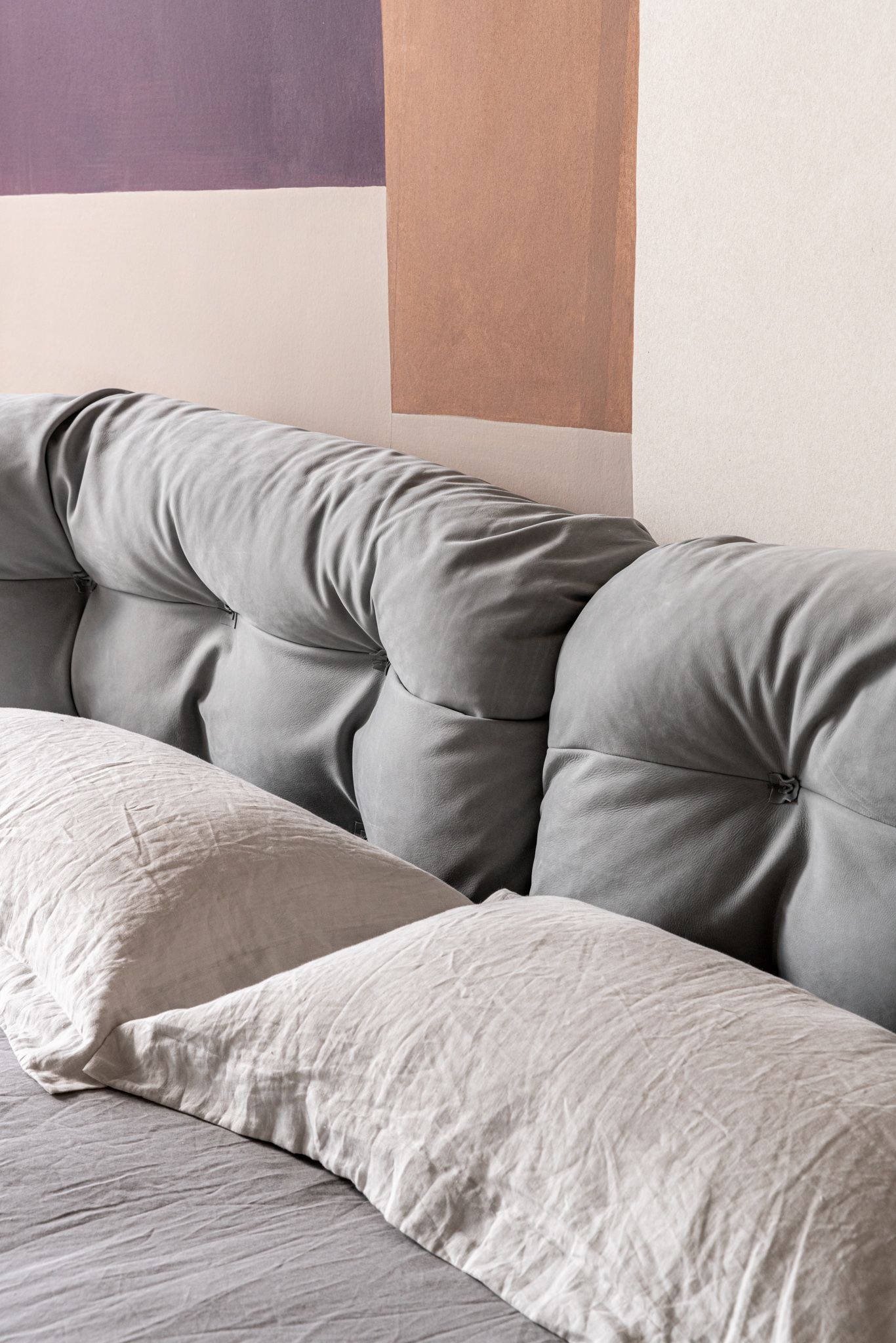 Baxter Кровать Milano Kashmir Ciment от Baxter — в интерьере