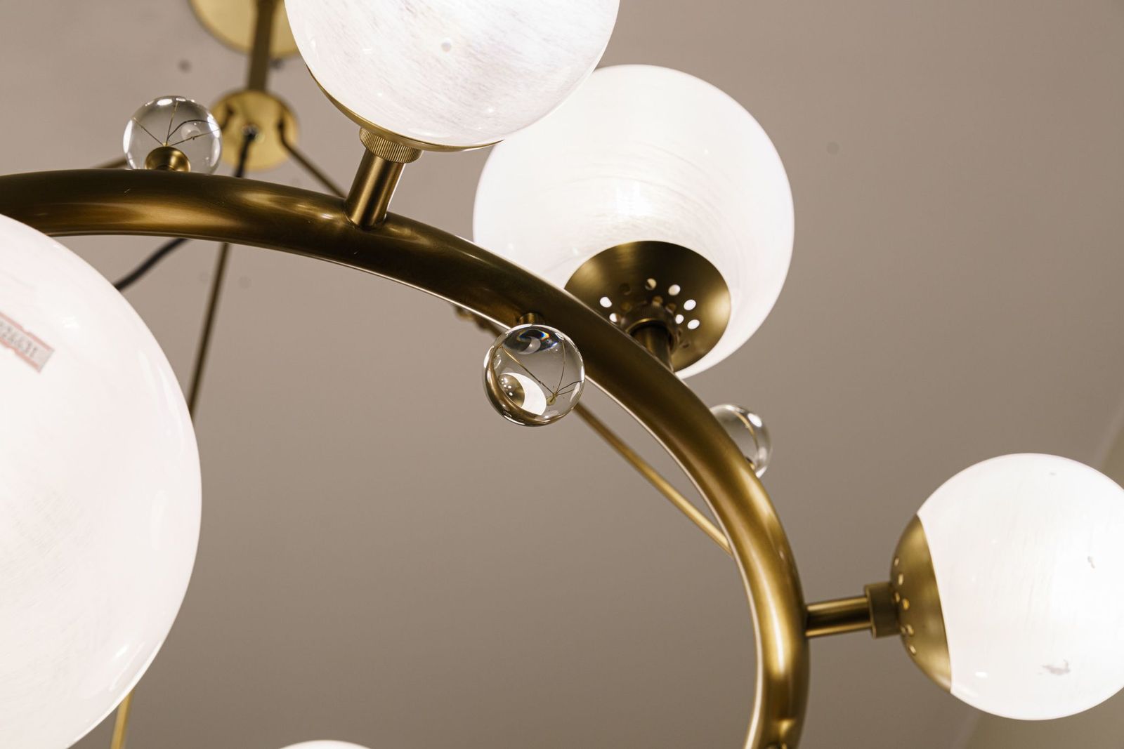 Arteriors Люстра Troon Round от Arteriors — в интерьере
