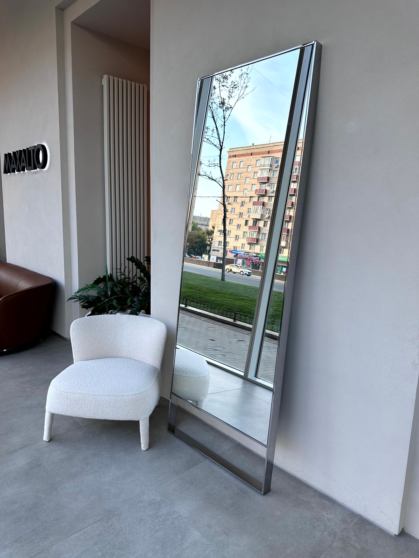 Maxalto Зеркало Psiche от Maxalto — в интерьере