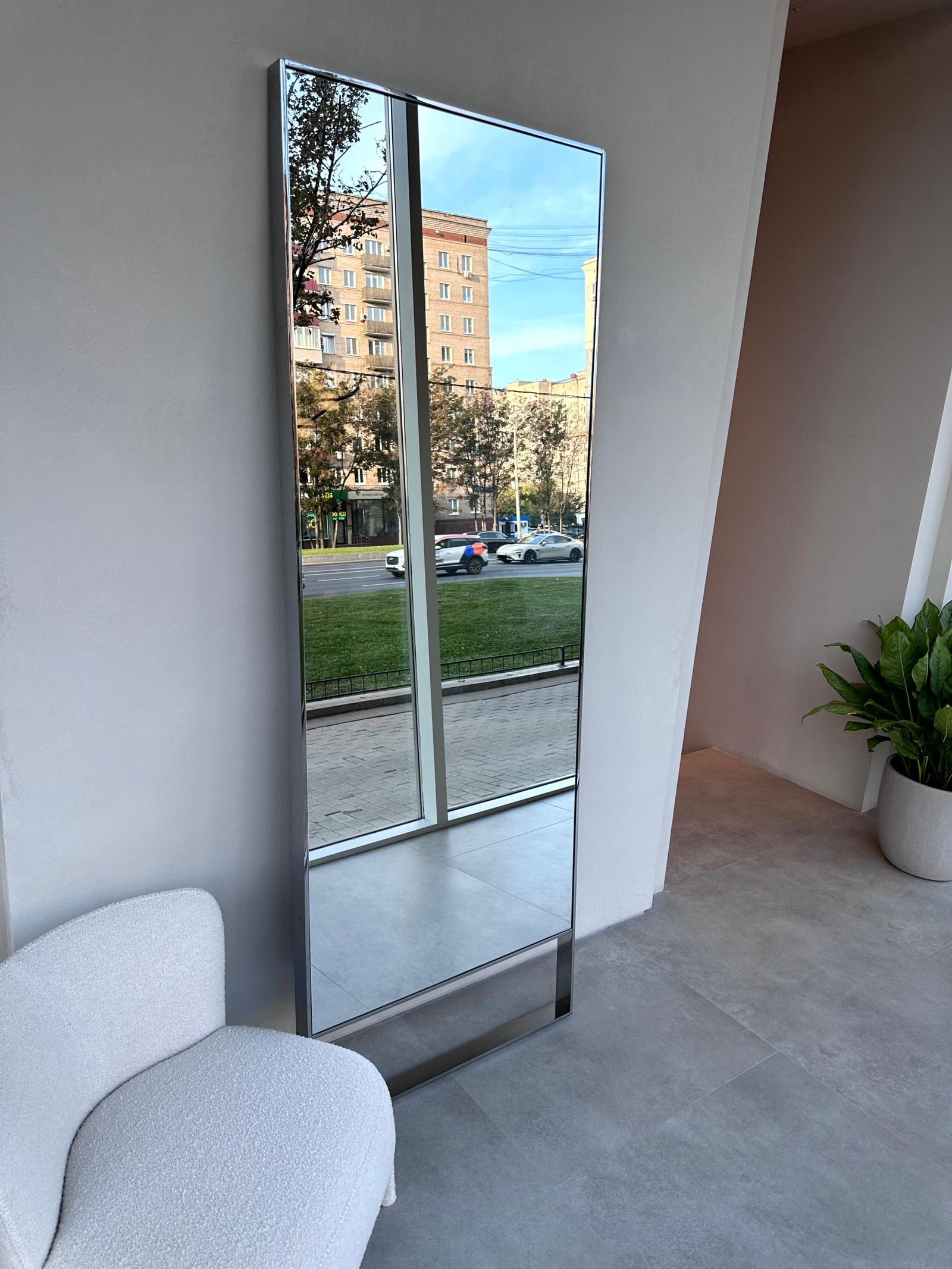 Maxalto Зеркало Psiche от Maxalto — в интерьере