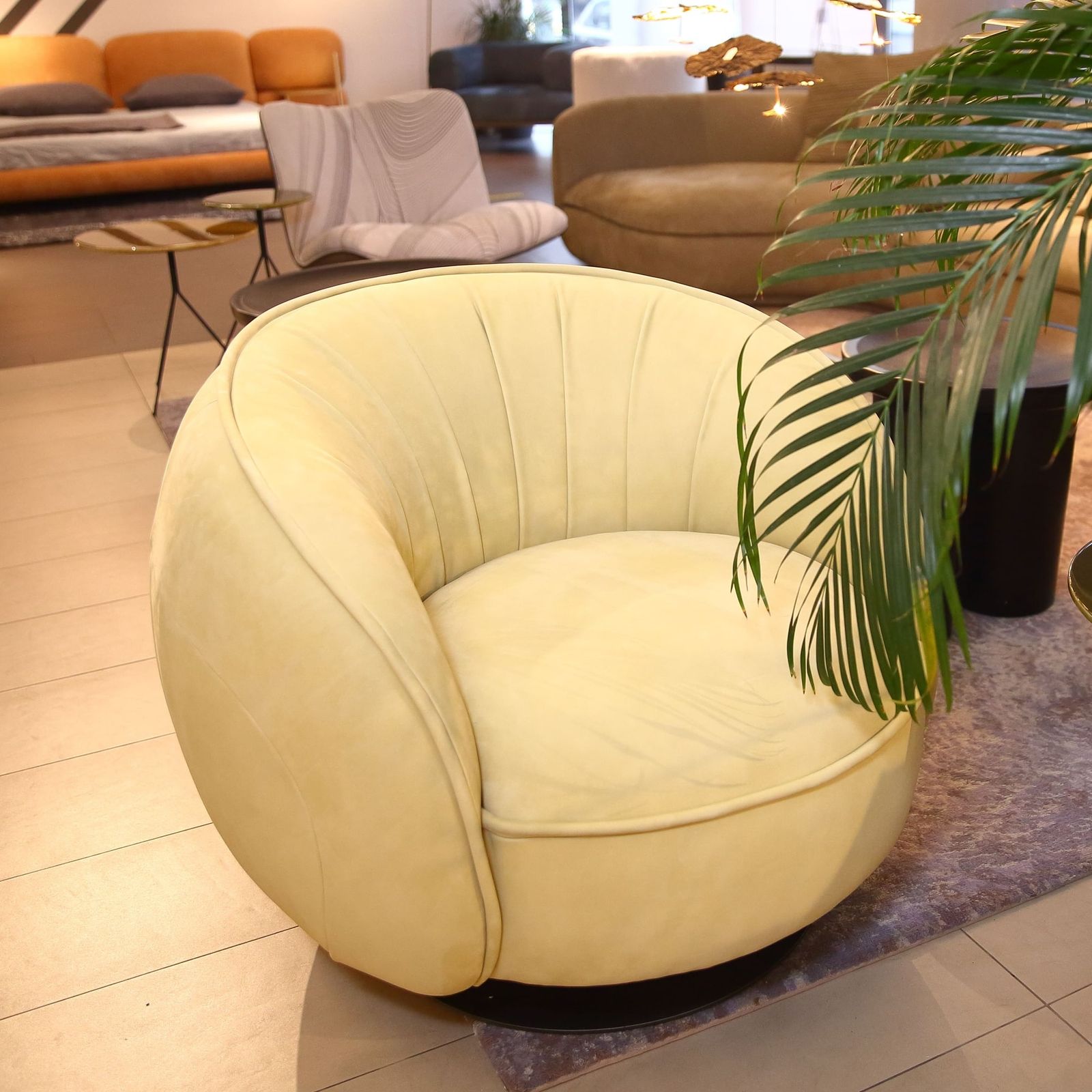 Baxter Кресло Leon K.Camomille от Baxter — в интерьере