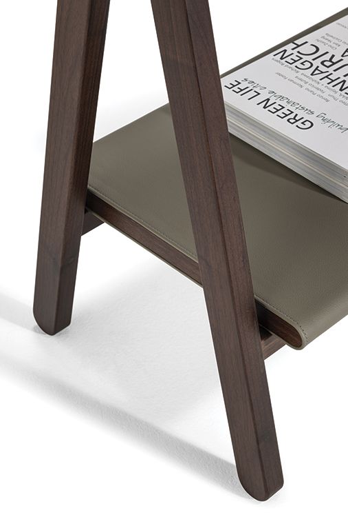Poltrona Frau Стеллаж Ren Freestanding от Poltrona Frau — в интерьере
