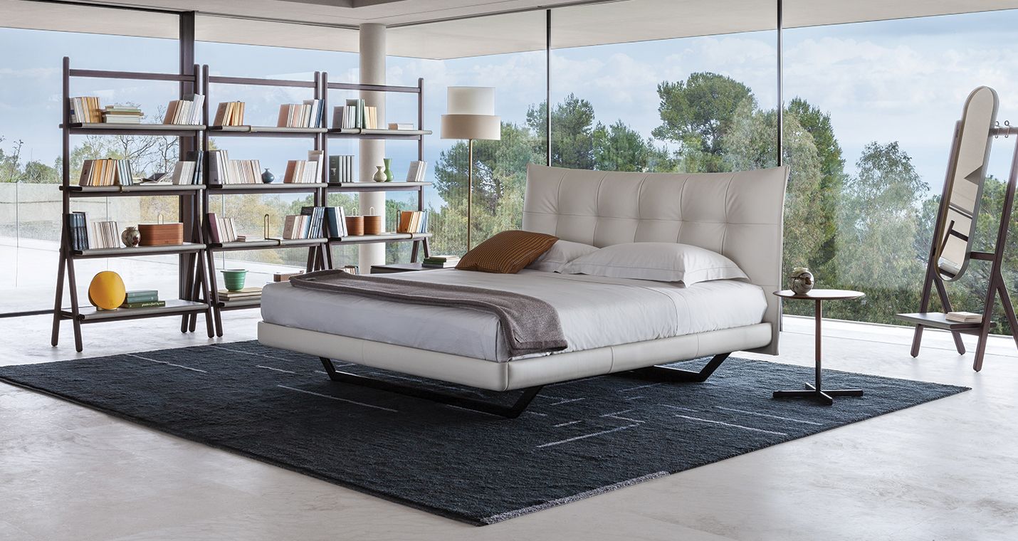 Poltrona Frau Стеллаж Ren Freestanding от Poltrona Frau — в интерьере