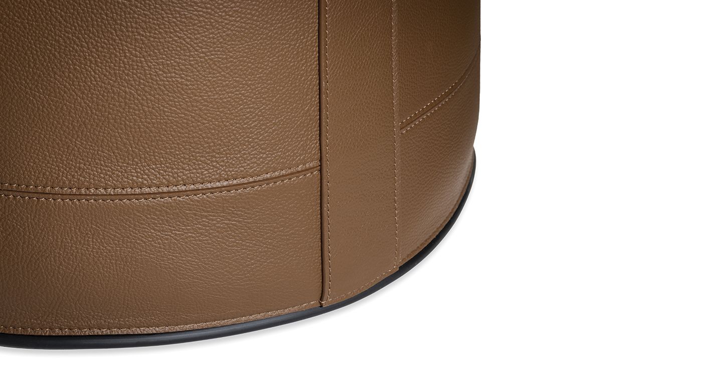 Poltrona Frau Кожаная корзина Leather Basket L от Poltrona Frau — в интерьере