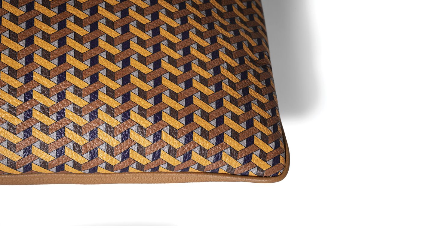 Poltrona Frau Декоративная подушка Motif Weavers Cinnamon от Poltrona Frau — в интерьере