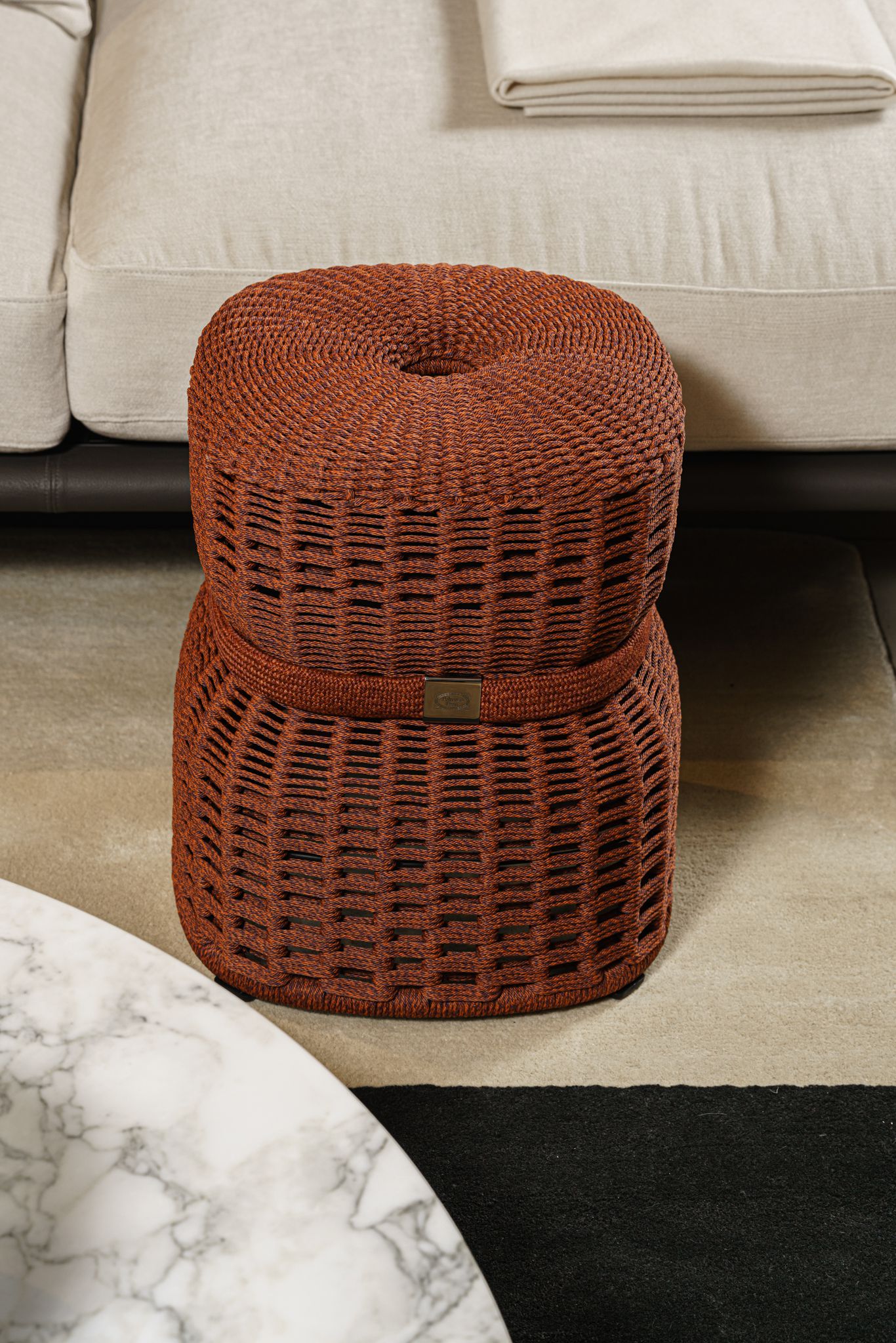 Poltrona Frau Пуф Lepli Outdoor Rust от Poltrona Frau — в интерьере