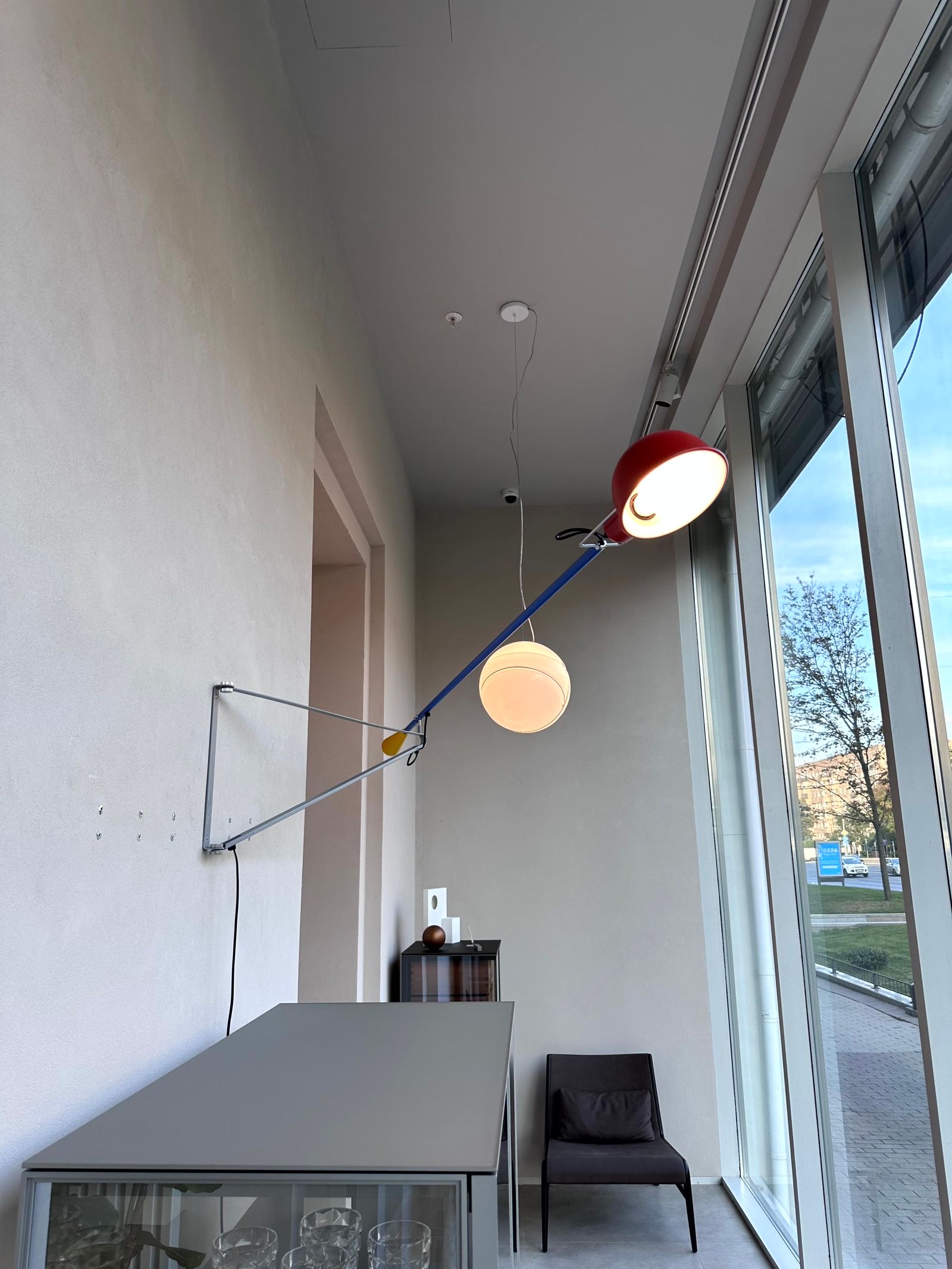 Flos Бра 265 Chromatica от Flos — в интерьере