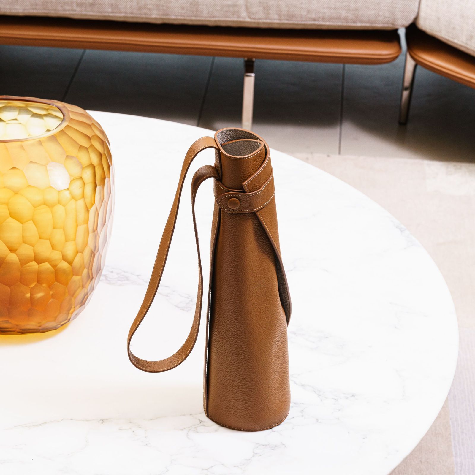 Poltrona Frau Футляр для вина Wine Bag от Poltrona Frau — в интерьере