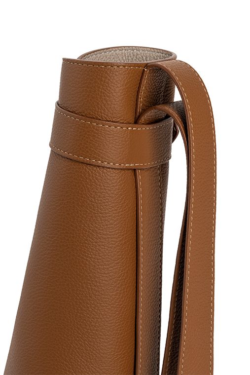 Poltrona Frau Футляр для вина Wine Bag от Poltrona Frau — в интерьере