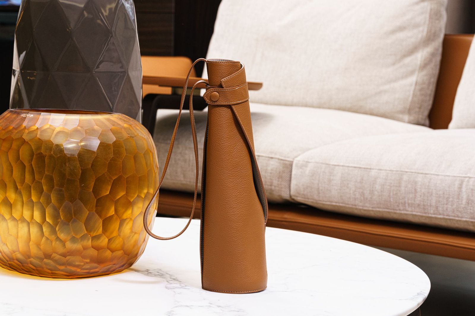 Poltrona Frau Футляр для вина Wine Bag от Poltrona Frau — в интерьере