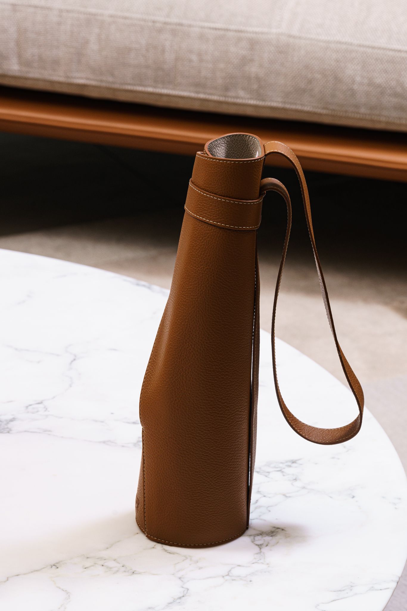 Poltrona Frau Футляр для вина Wine Bag от Poltrona Frau — в интерьере