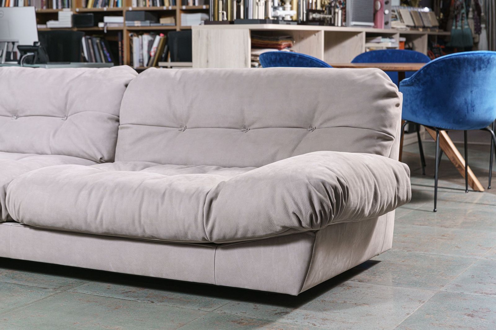 Baxter Диван двухместный Milano Light Grey cat.A от Baxter — в интерьере