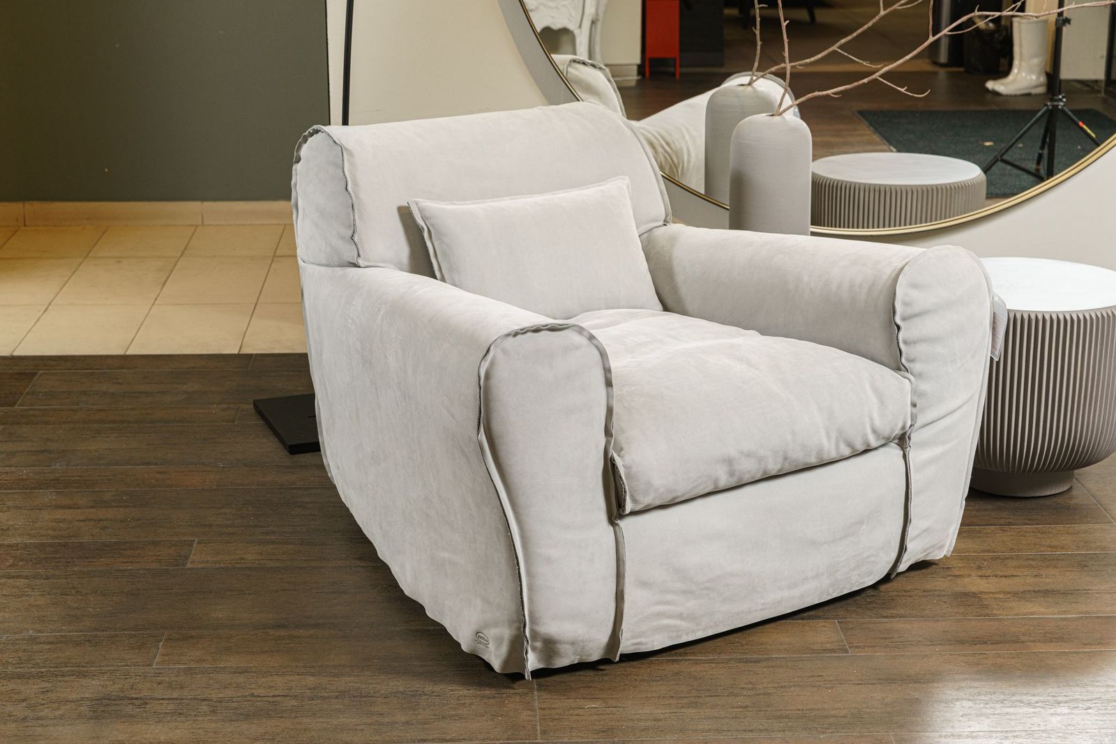 Baxter Кресло Housse Kashmir Nuage от Baxter — в интерьере