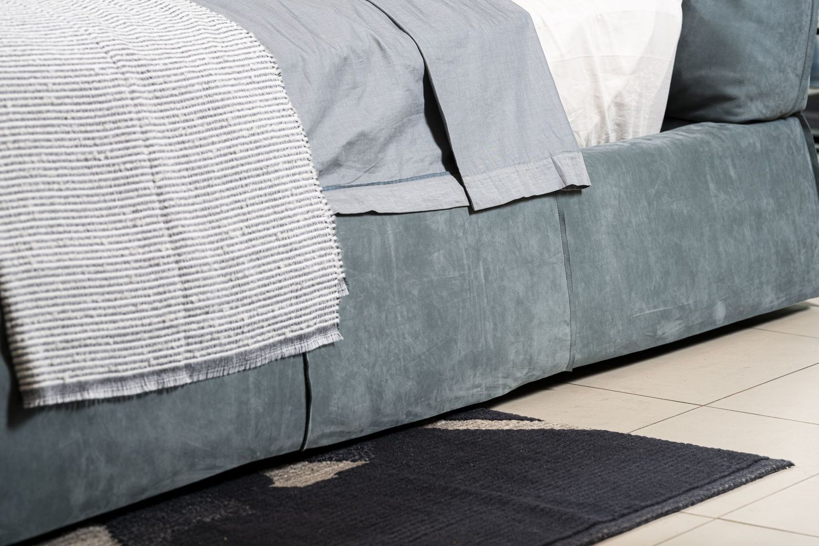 Baxter Кровать Paris Slim Kashmir Sucre от Baxter — в интерьере