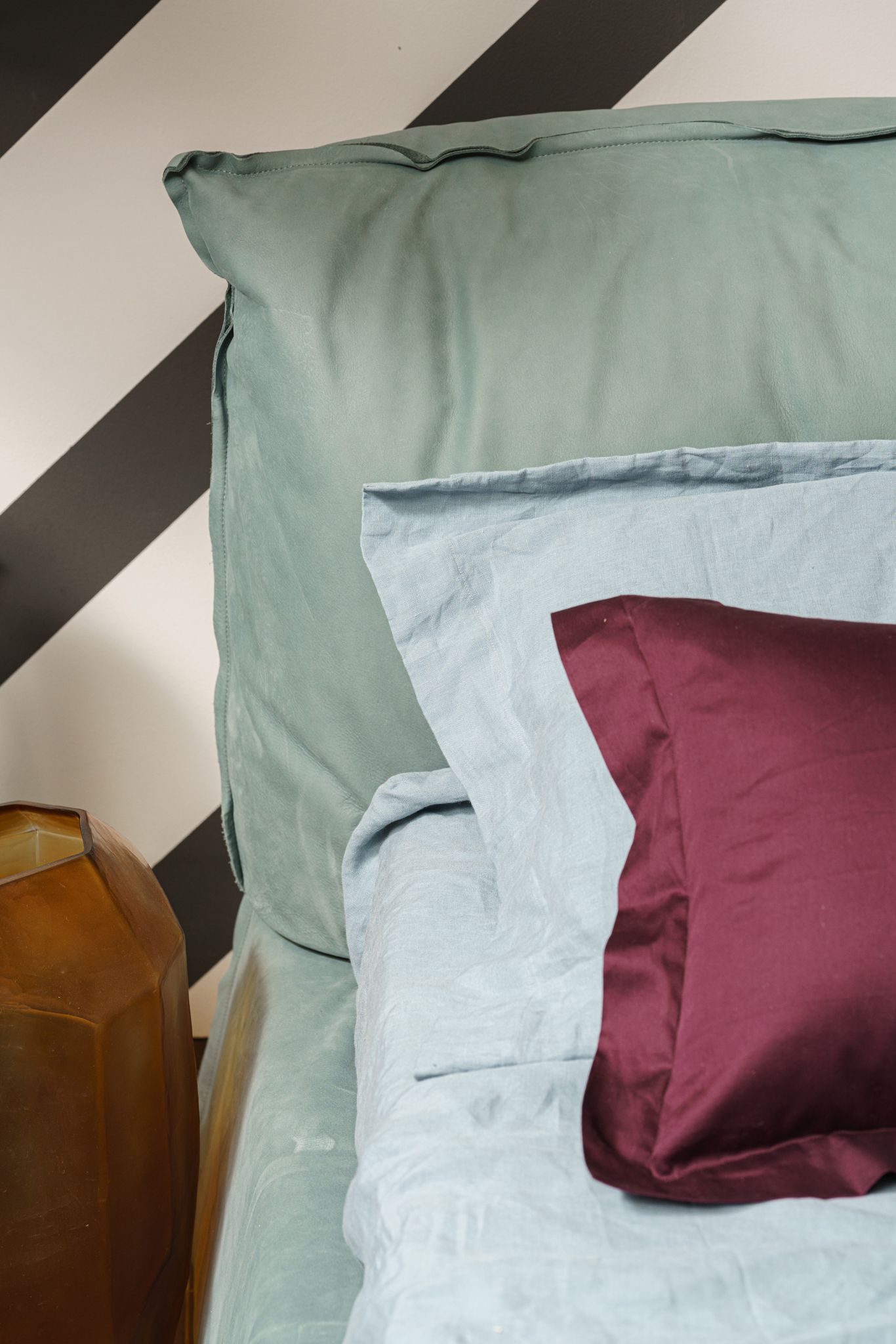 Baxter Кровать Paris Slim Kashmir Sucre от Baxter — в интерьере