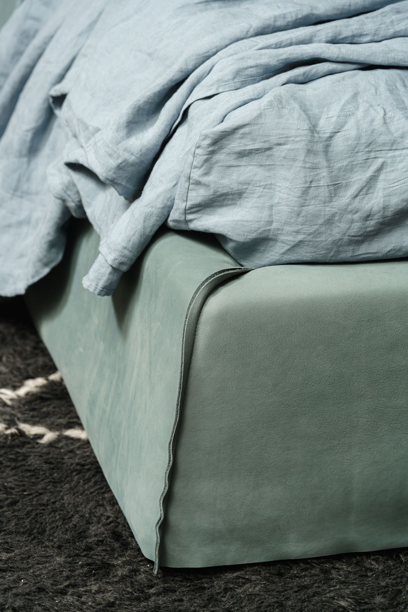 Baxter Кровать Paris Slim Kashmir Sucre от Baxter — в интерьере