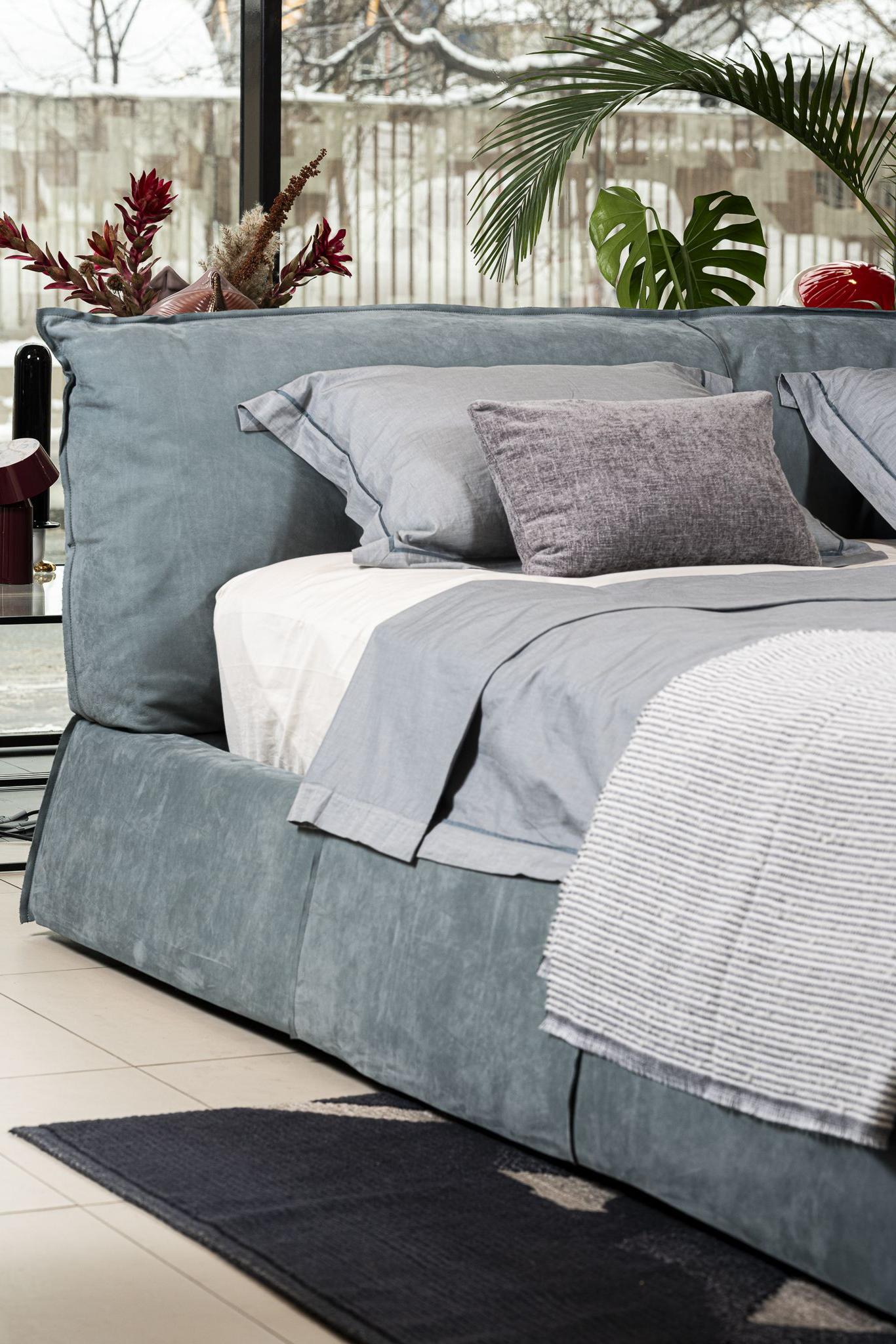 Baxter Кровать Paris Slim Kashmir Sucre от Baxter — в интерьере